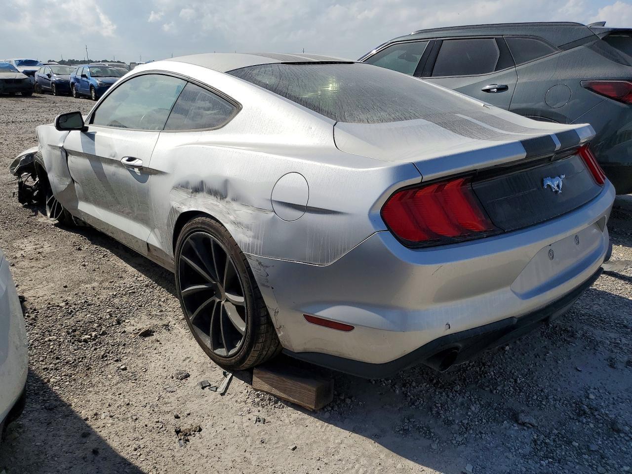2018 Ford Mustang - Фото 2