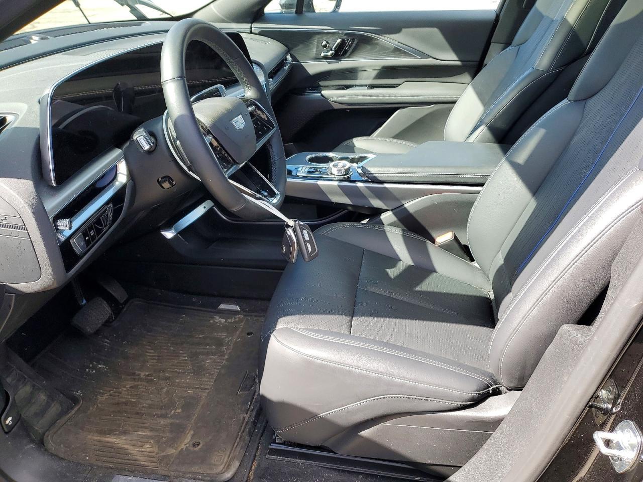 2025 Cadillac Lyriq Sport - Image 7