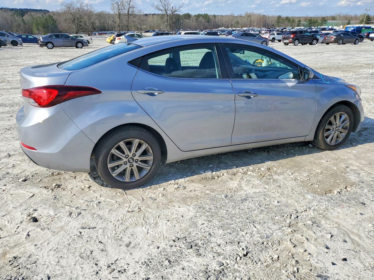 2015 Hyundai Elantra Se - Фото 3