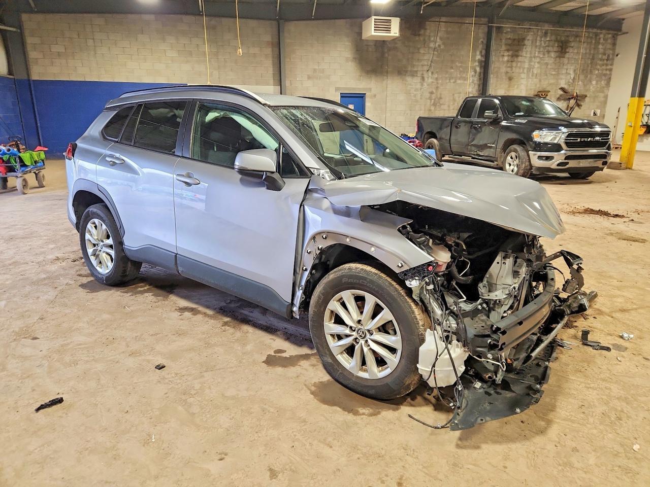 2023 Toyota Corolla Cross Le - Image 4