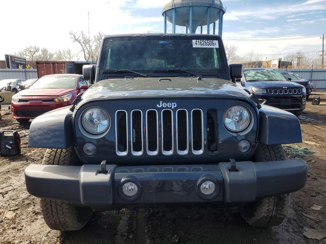2016 Jeep Wrangler Unlimited Sahara - Image 5