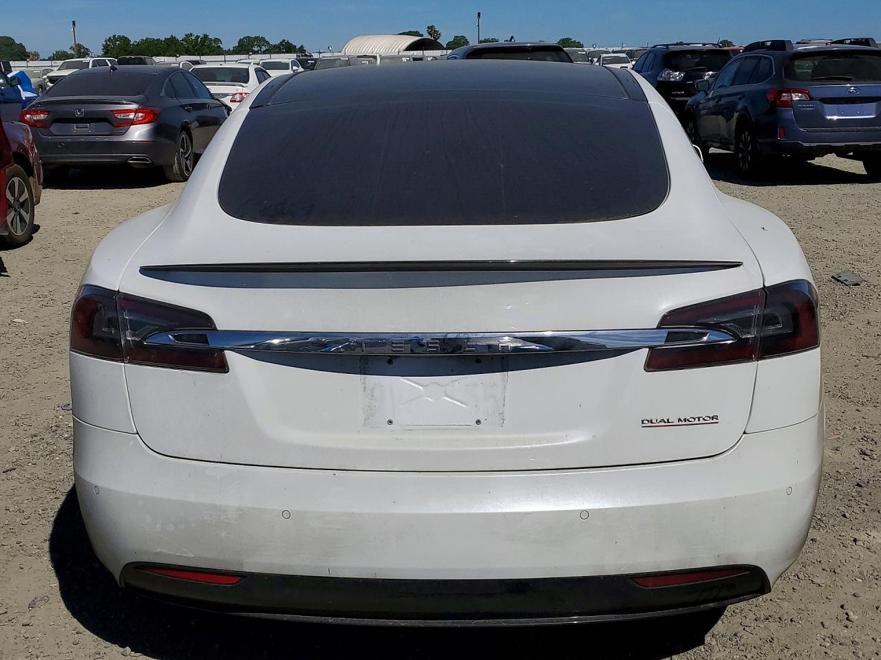 2016 Tesla Model S - Image 6