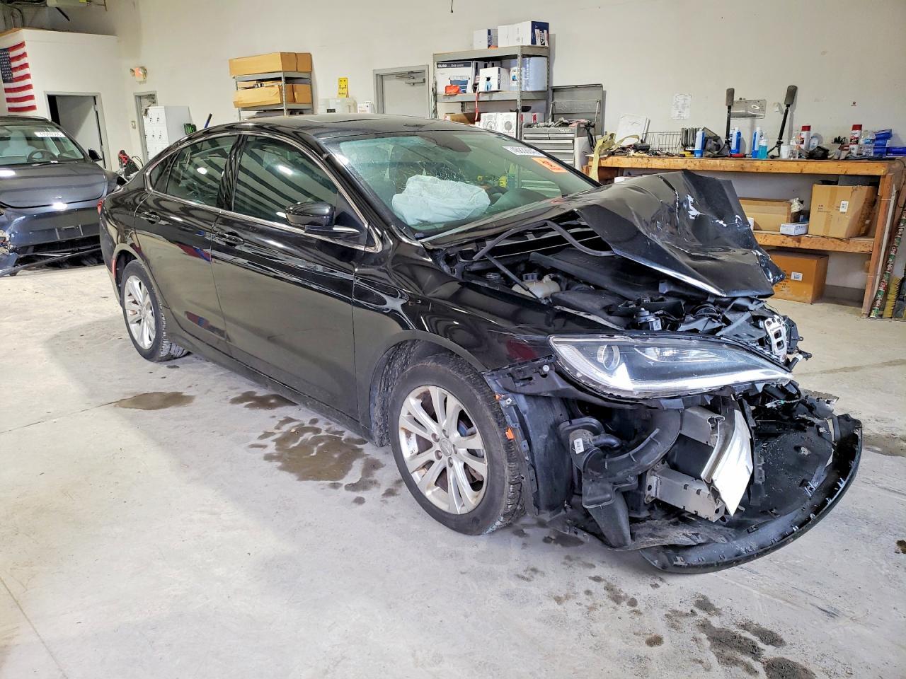2015 Chrysler 200 Limited - Image 4