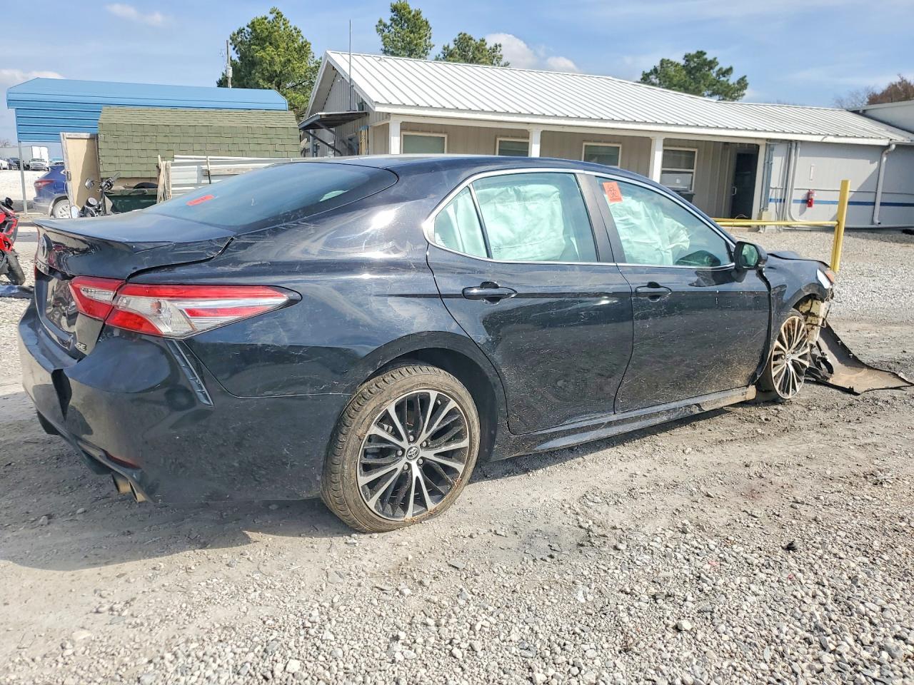 2018 Toyota Camry Se - Image 3
