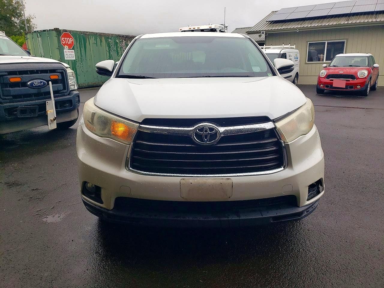 2016 Toyota Highlander Le Plus - Фото 5
