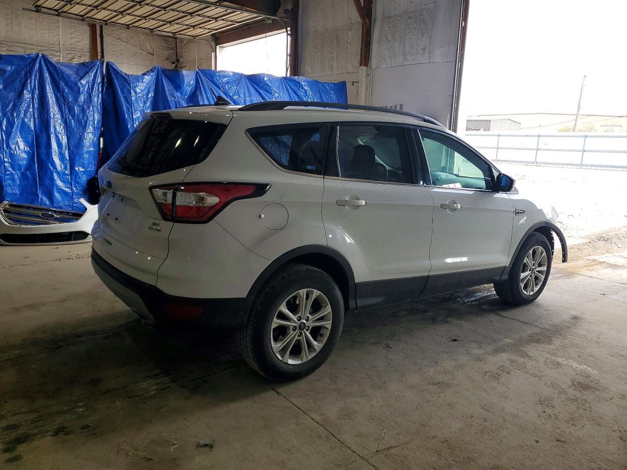 2018 Ford Escape - Фото 3
