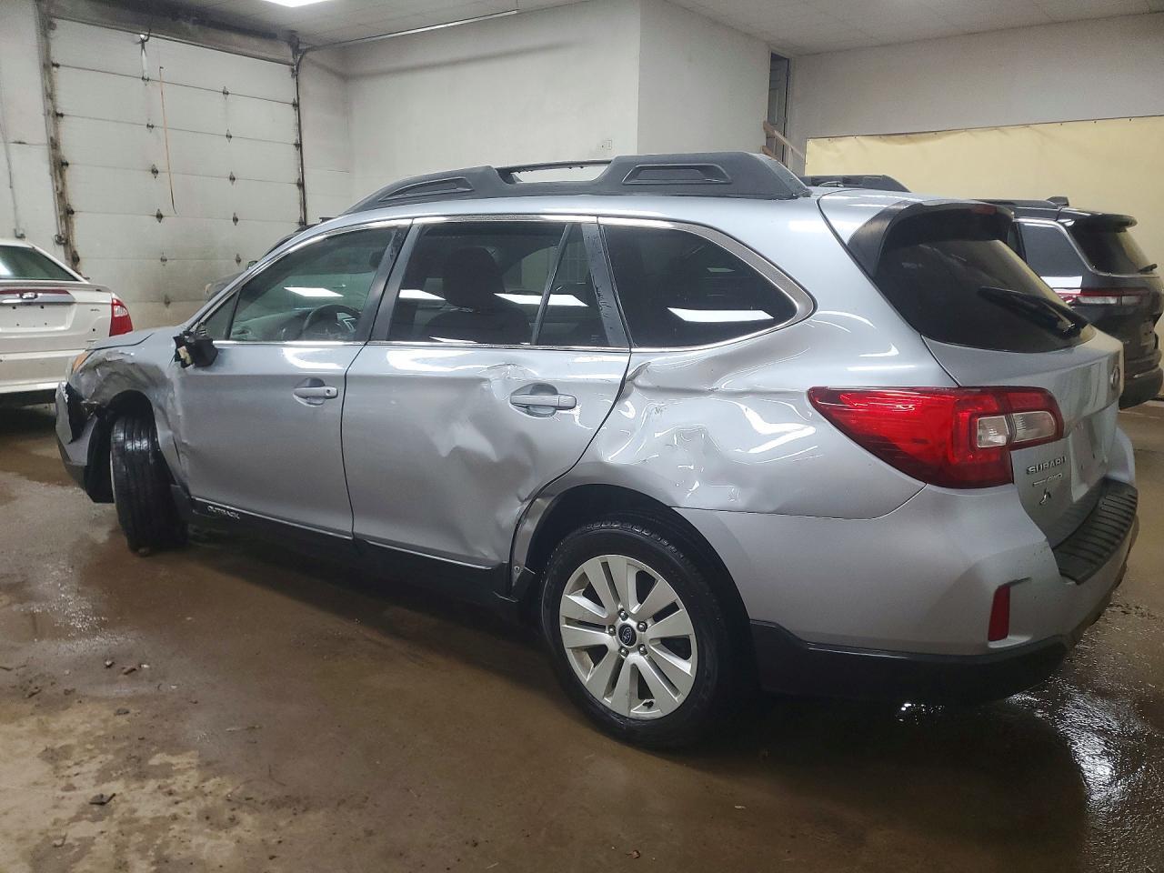 2015 Subaru Outback 2.5I Premium - Фото 2