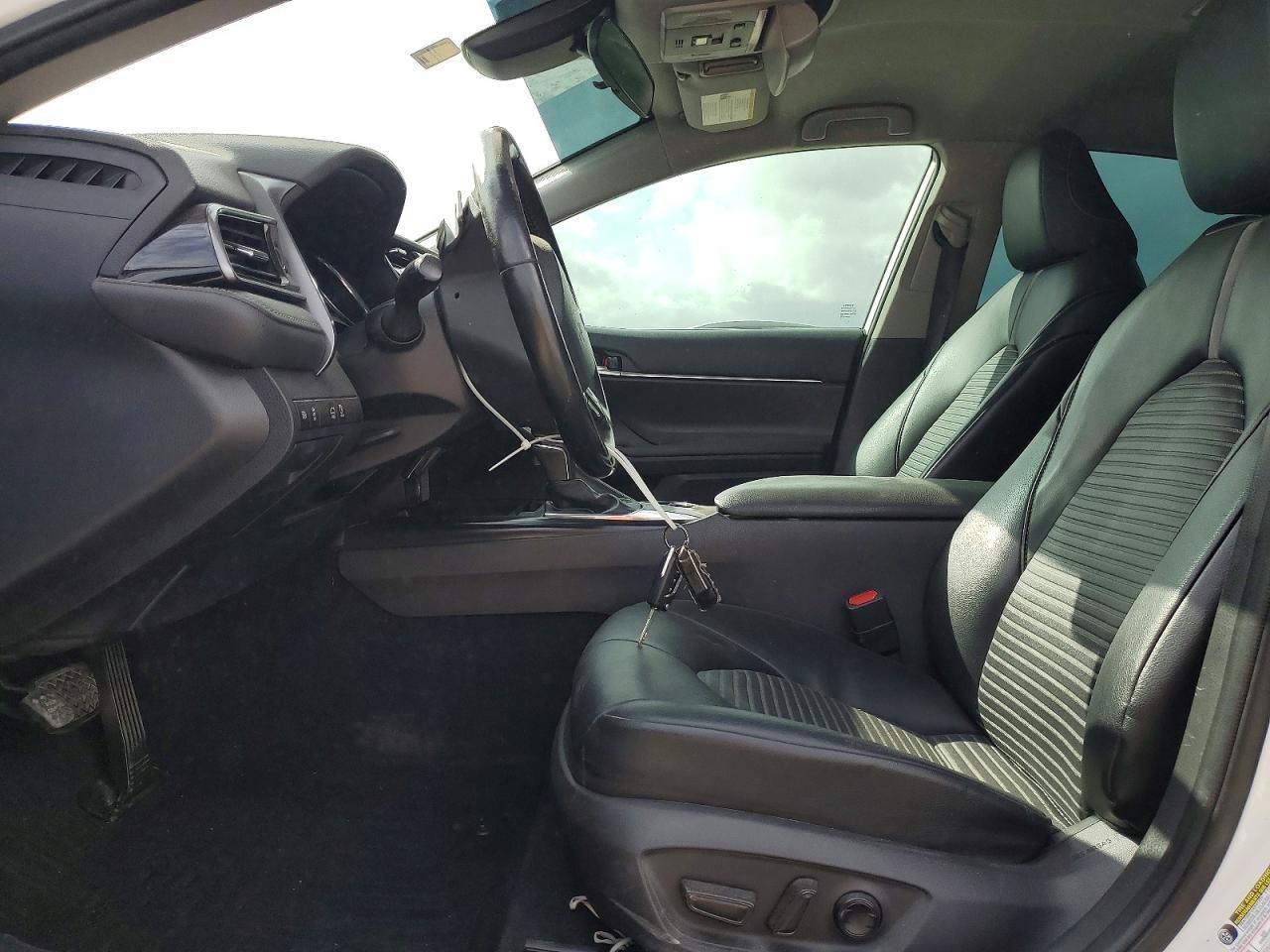 2020 Toyota Camry Se - Image 7