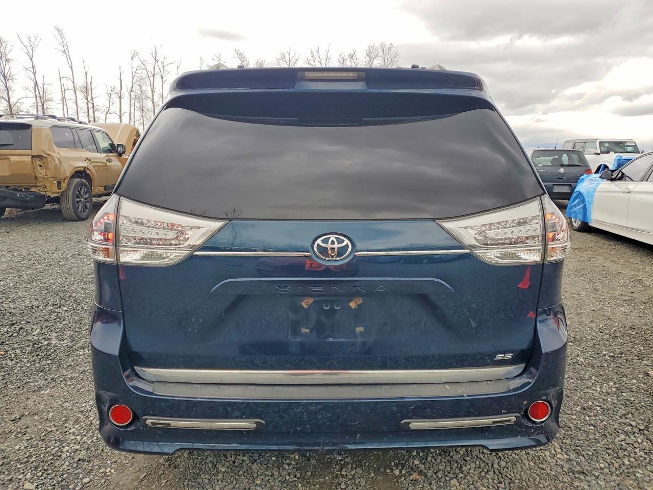 2011 Toyota Sienna Se 8-Passenger - Image 6