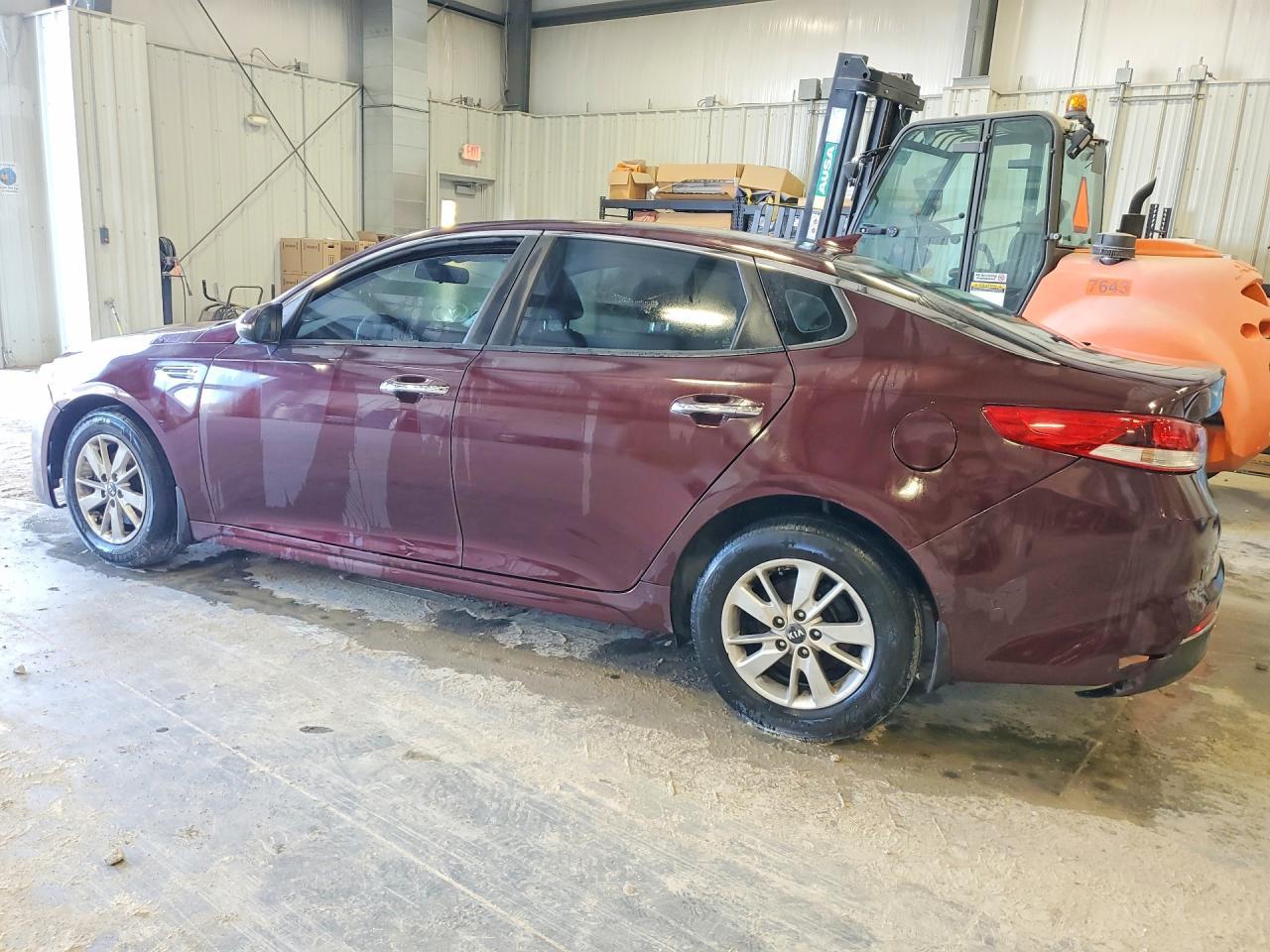 2017 Kia Optima Lx - Фото 2