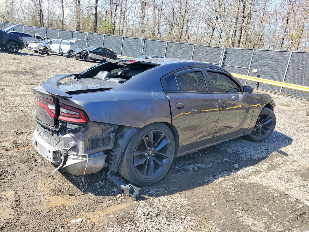 2019 Dodge Charger Sxt - Image 3