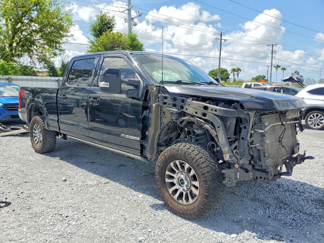 2022 Ford F250 Super Duty - Фото 4