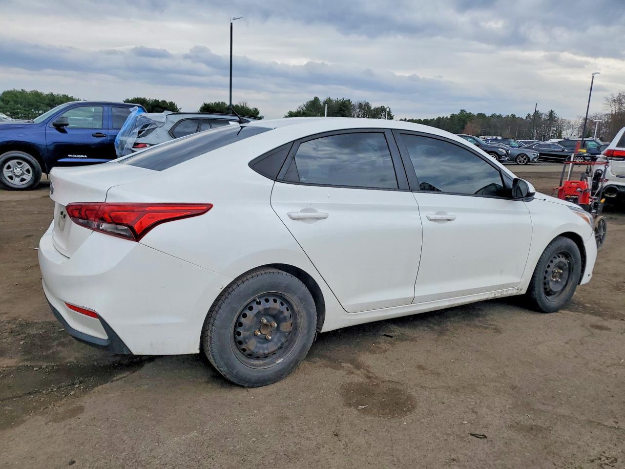 2020 Hyundai Accent Se - Image 3