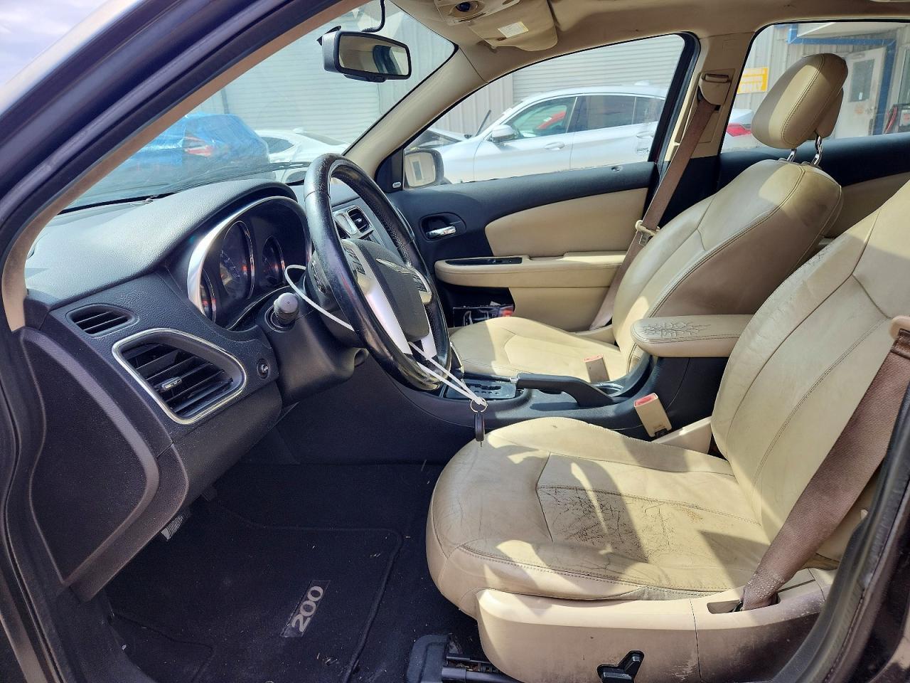 2012 Chrysler 200 Limited - Image 7