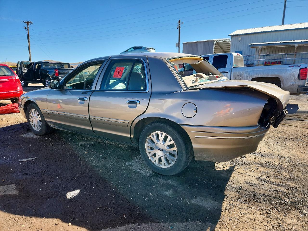 2004 Ford Crown Victoria Lx - Image 2