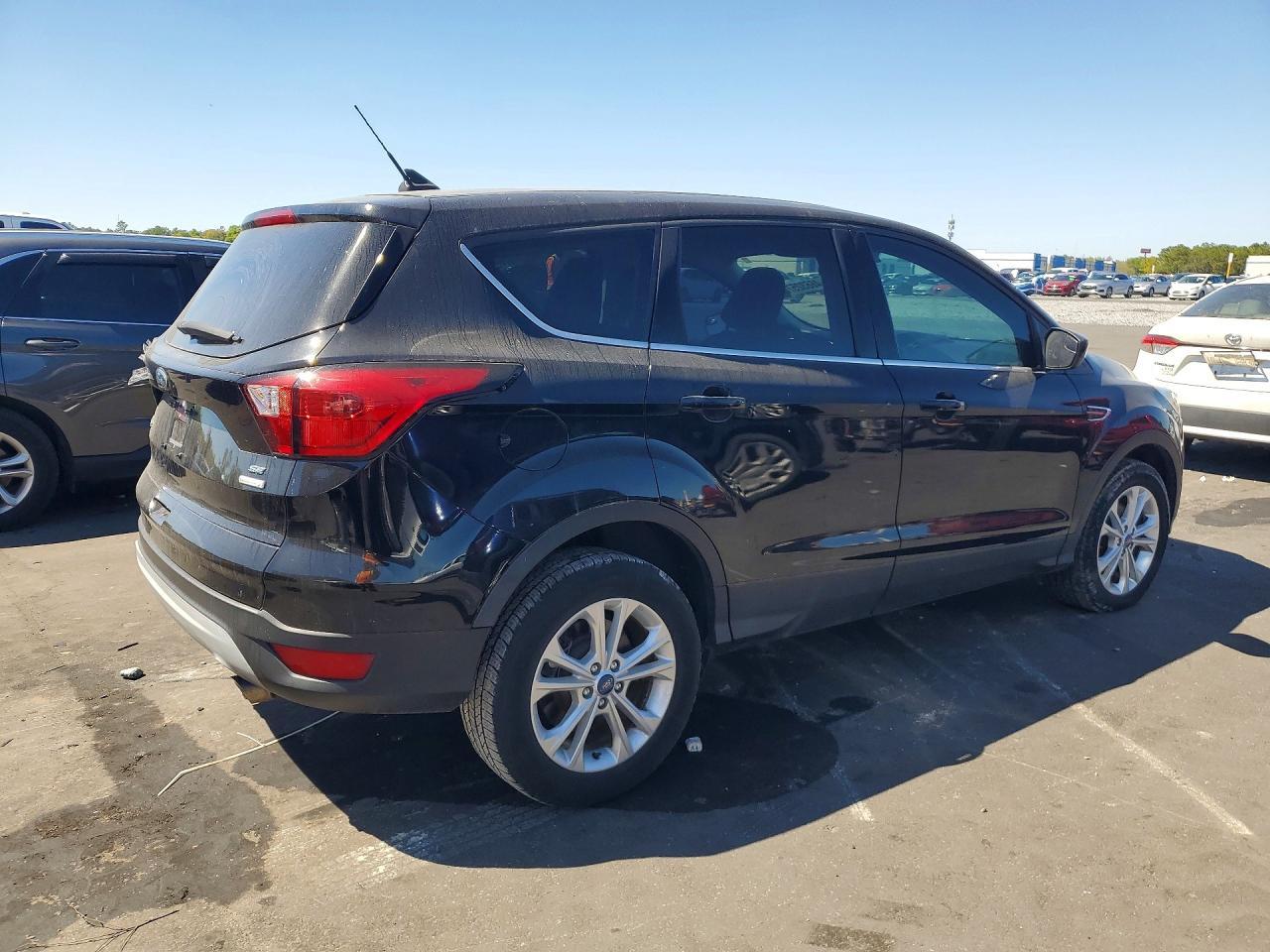 2019 Ford Escape Se - Image 3