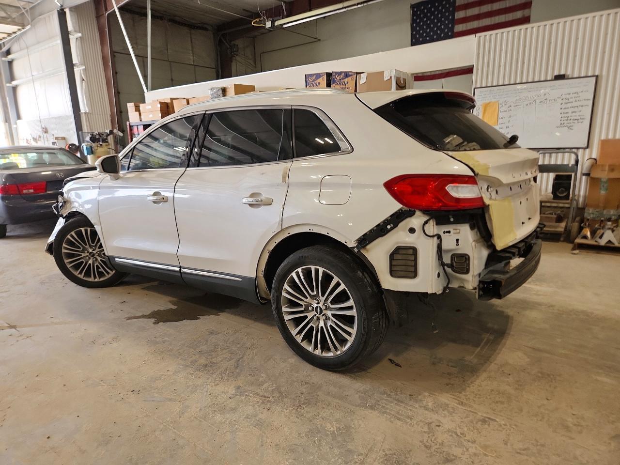 2016 Lincoln Mkx Reserve - Image 2