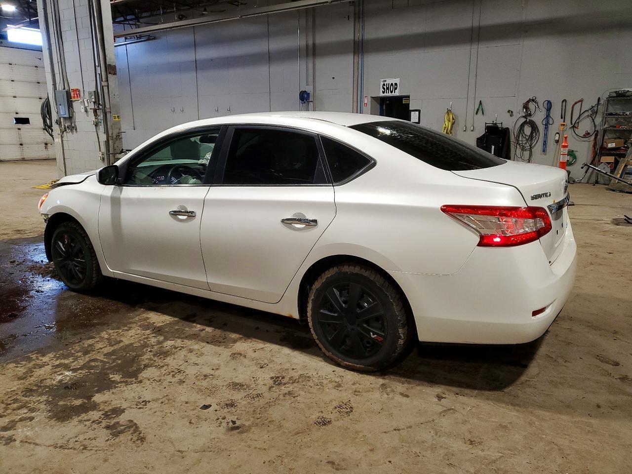 2015 Nissan Sentra S - Фото 2