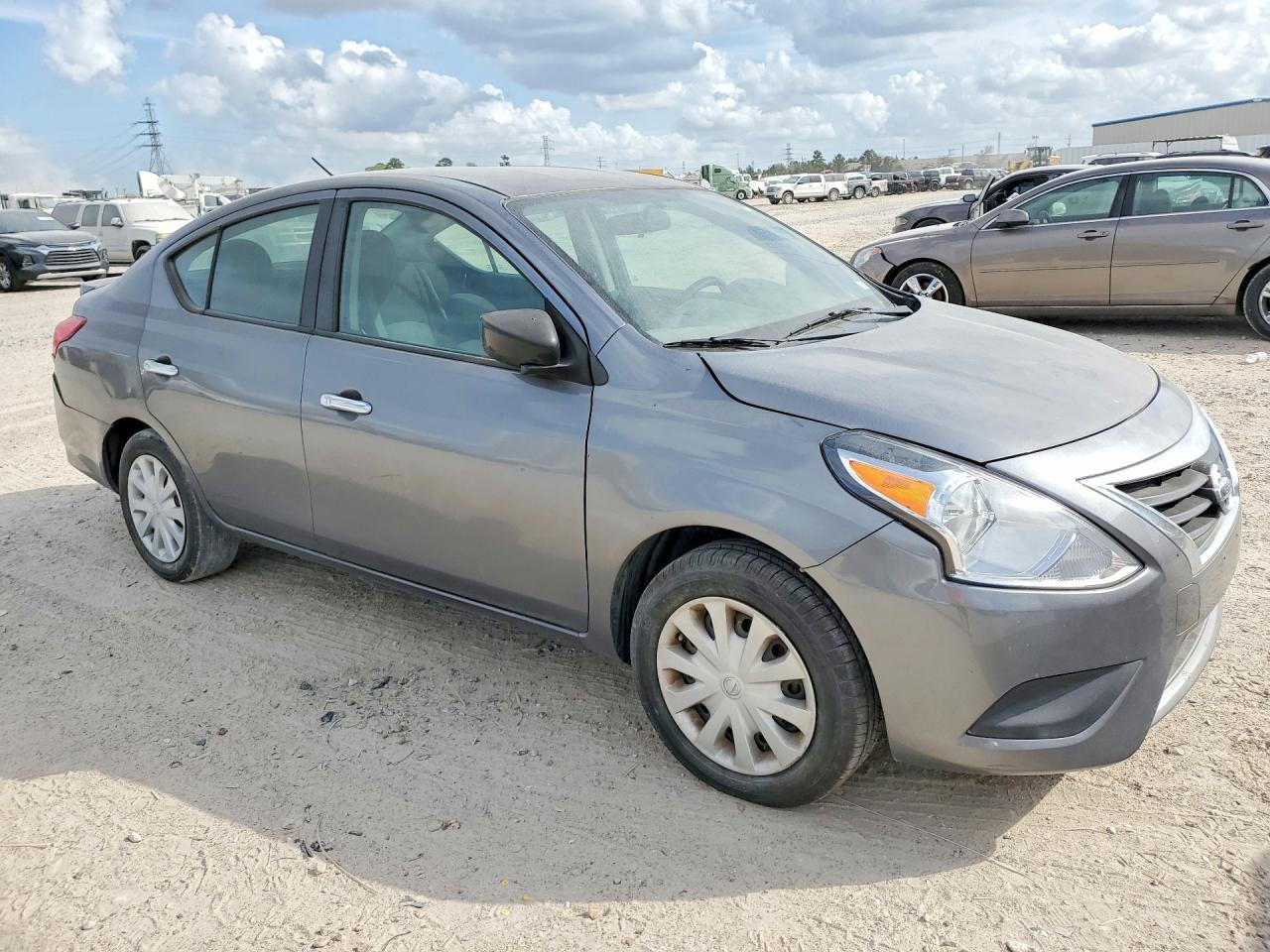 2017 Nissan Versa 1.6 Sv - Фото 4
