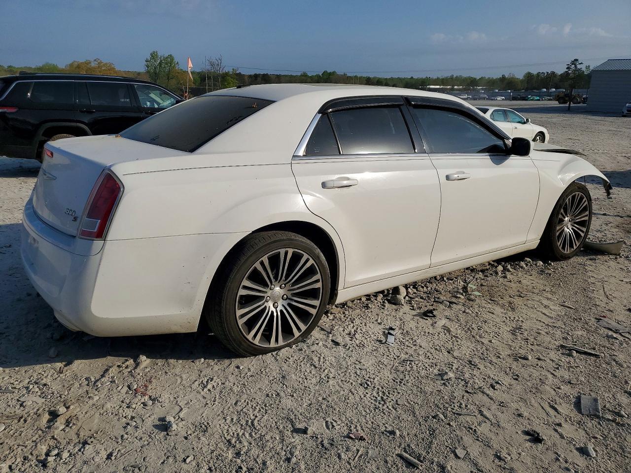 2012 Chrysler 300 S - Фото 3