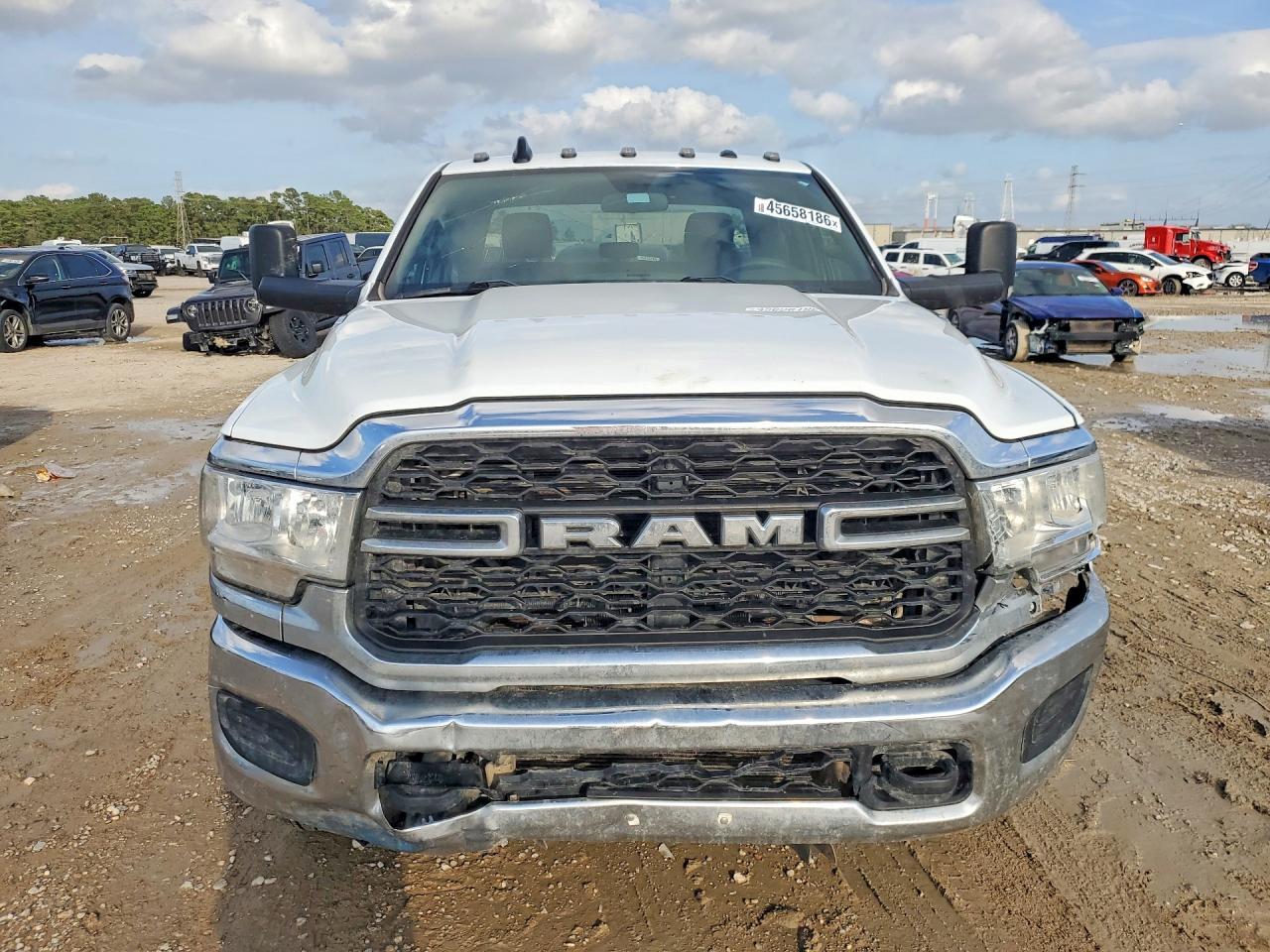 2022 Ram 3500 Tradesman - Фото 5