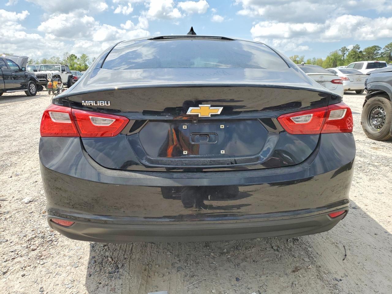 2018 Chevrolet Malibu Ls - Image 6