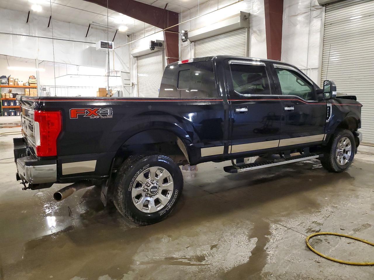 2019 Ford F250 Super Duty - Фото 3