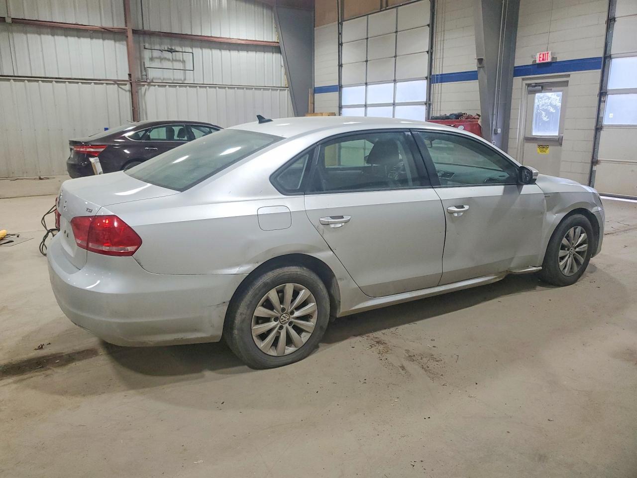 2015 Volkswagen Passat S - Image 3