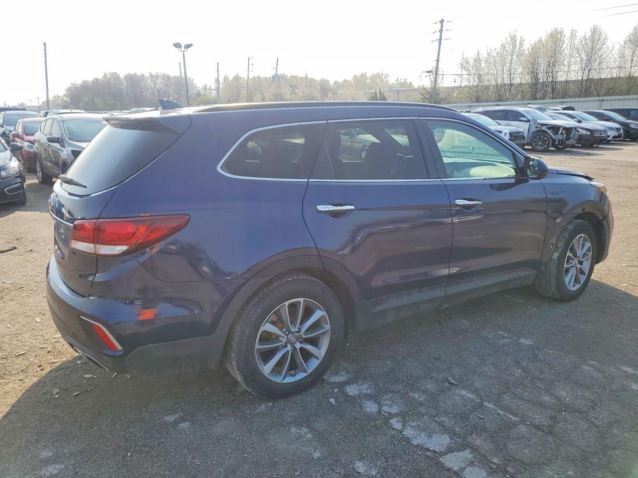 2017 Hyundai Santa Fe Se - Фото 3