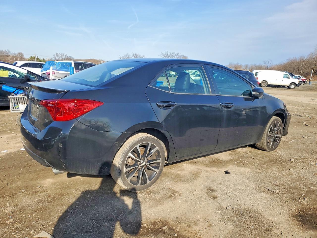 2018 Toyota Corolla Se - Image 3