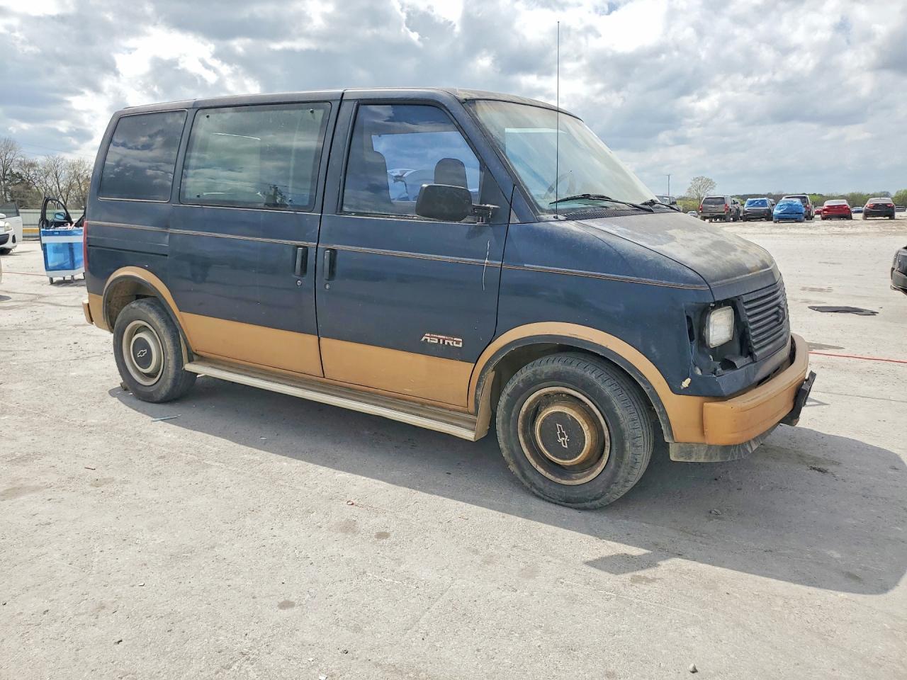 1987 Chevrolet Astro - Фото 4