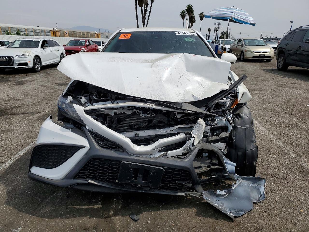 2024 Toyota Camry Se - Image 5