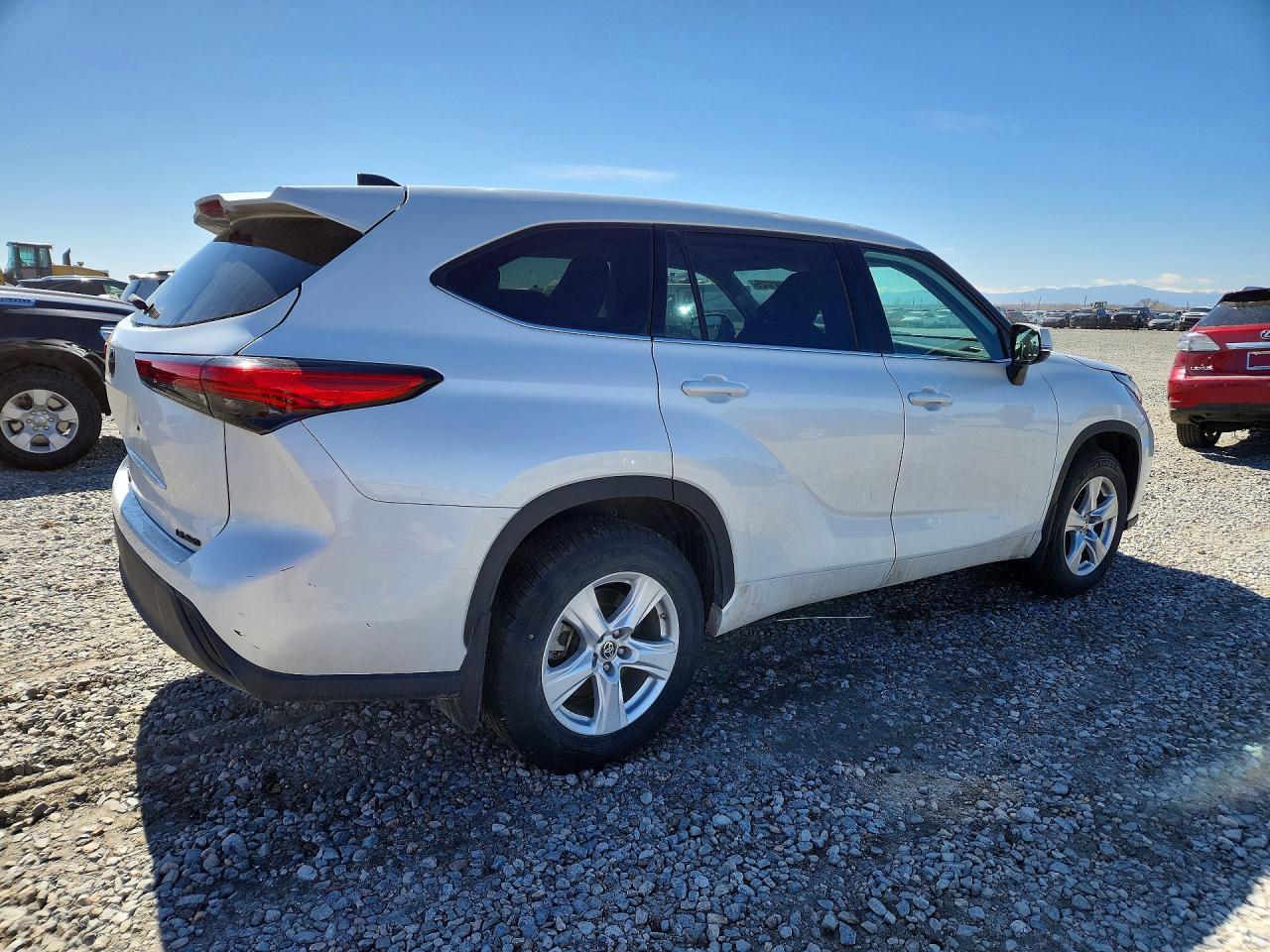 2022 Toyota Highlander Le - Фото 3
