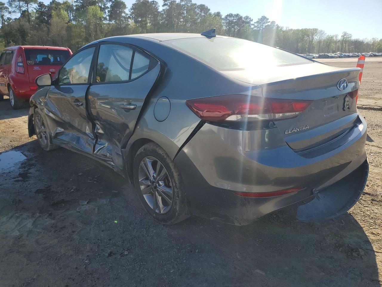 2018 Hyundai Elantra Value Edition - Фото 2