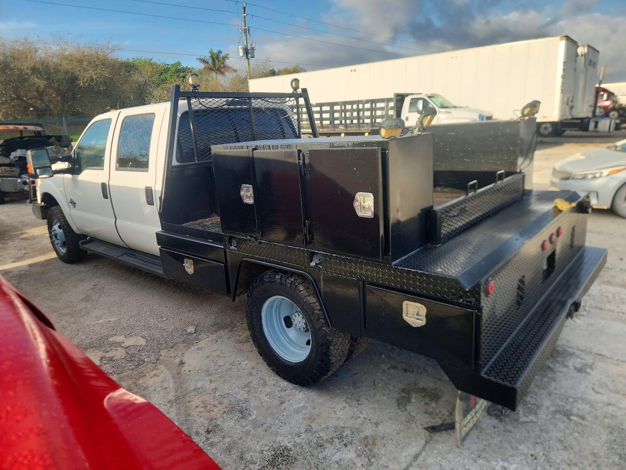 2015 Ford F350 Super Duty Utility / Service Truck - Фото 2