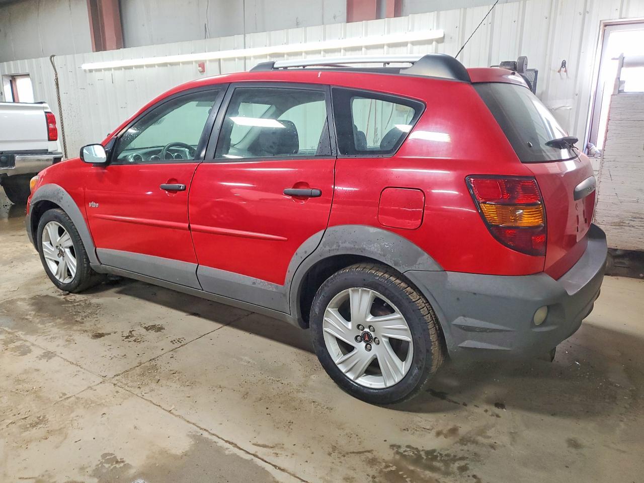 2003 Pontiac Vibe - Image 2