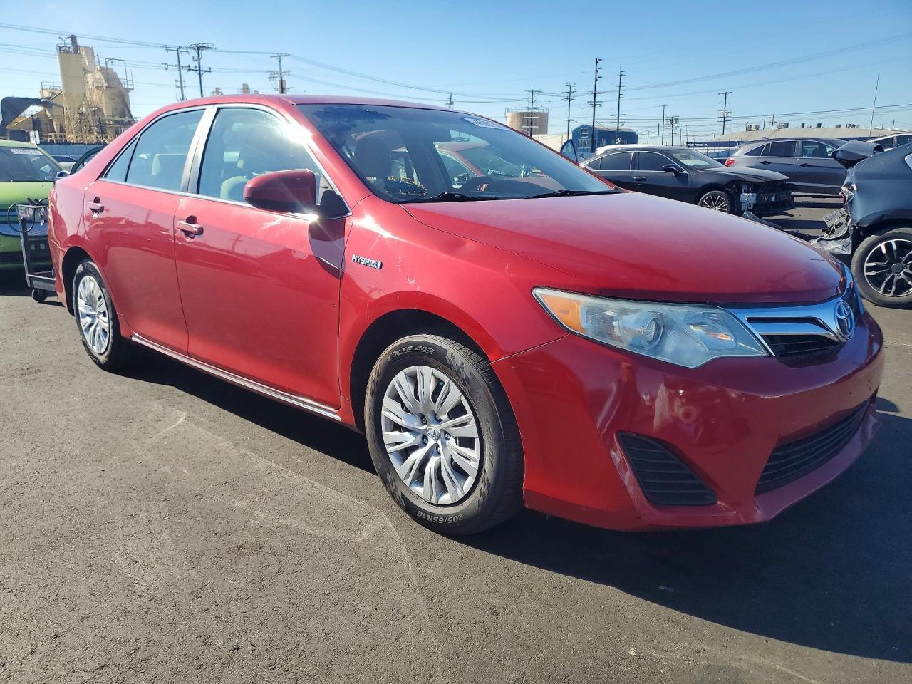 2014 Toyota Camry Hybrid Le - Image 4