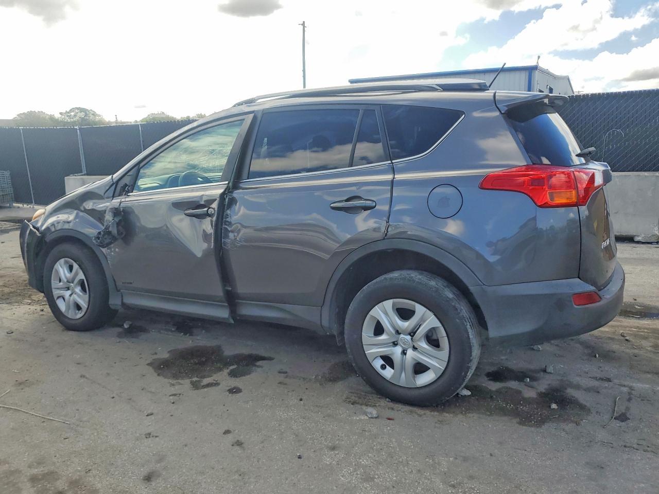 2015 Toyota Rav4 Le - Фото 2