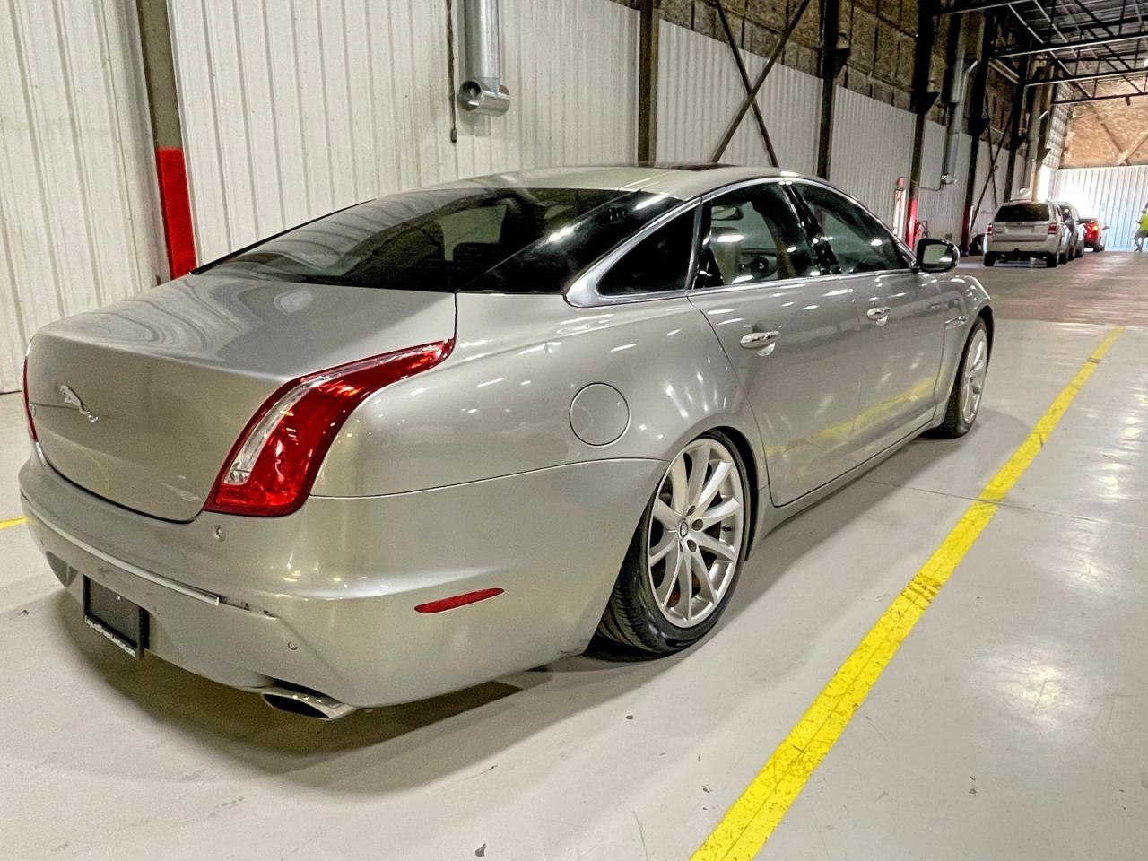 2011 Jaguar Xj - Фото 4