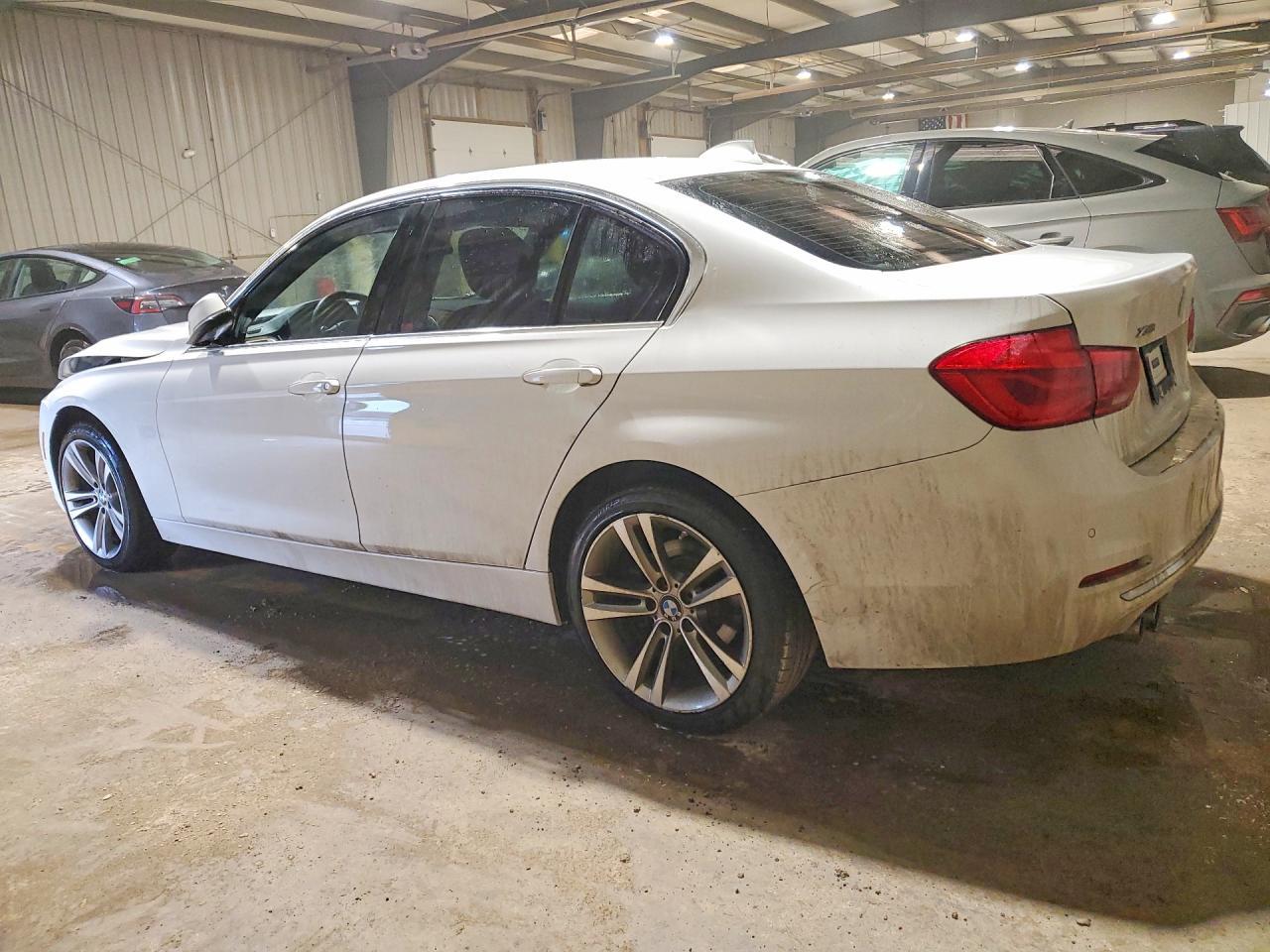 2017 BMW 330 Xi - Фото 2