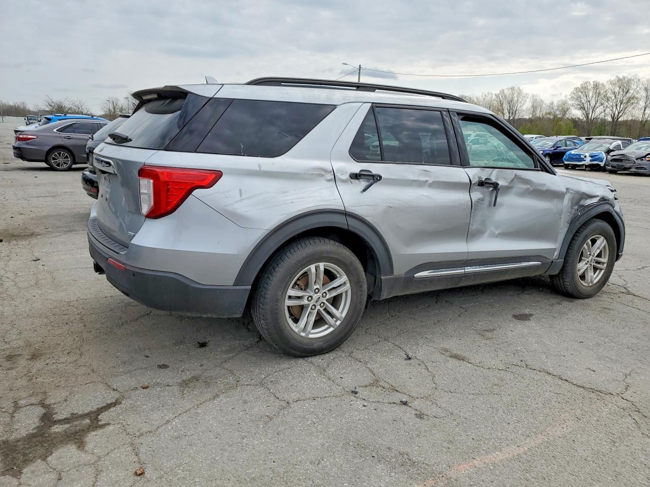 2020 Ford Explorer Xlt - Фото 3