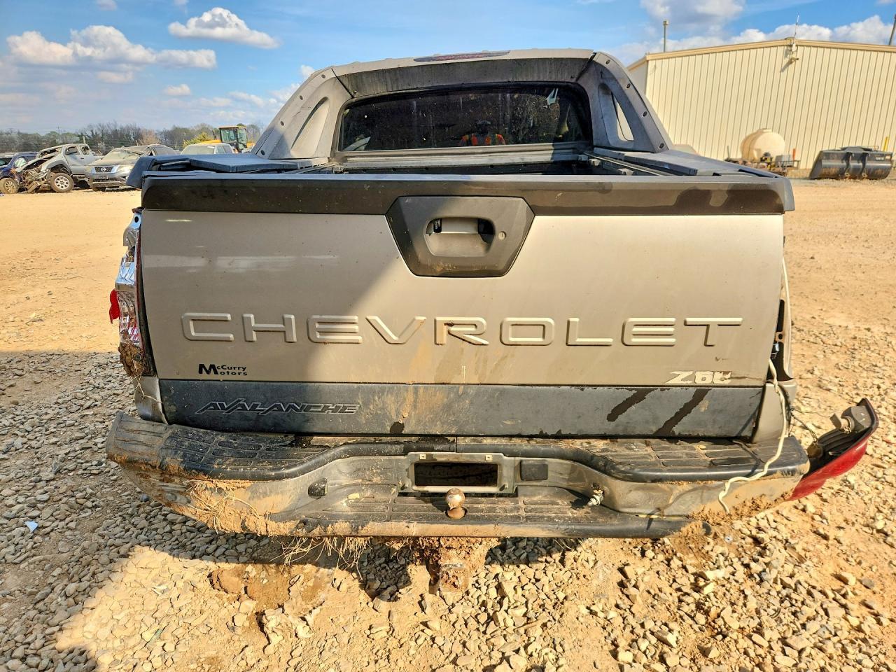 2004 Chevrolet Avalanche C1500 - Image 6