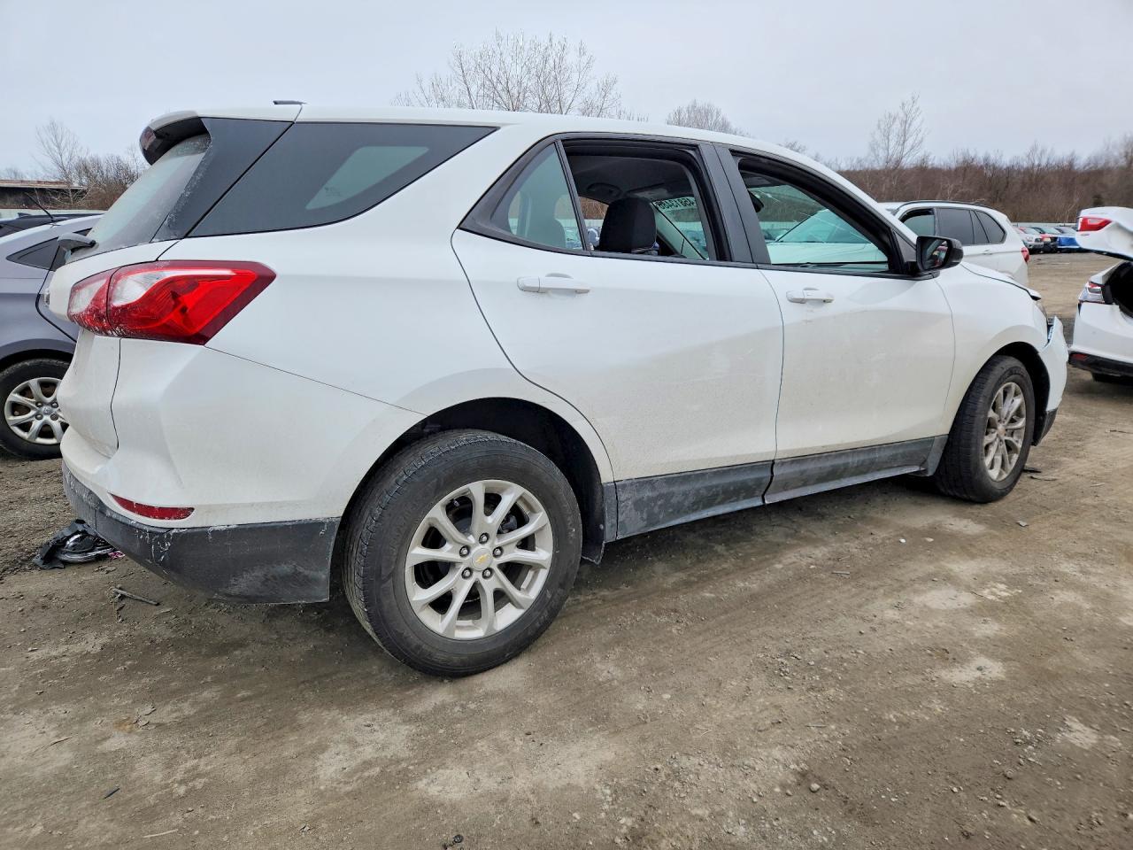 2021 Chev Equinox - Image 3