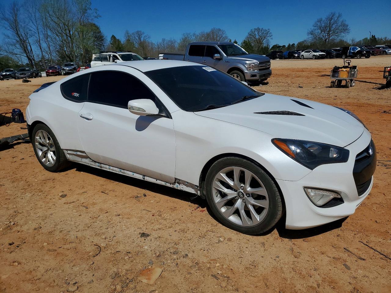 2016 Hyundai Genesis Coupe 3.8 - Image 4