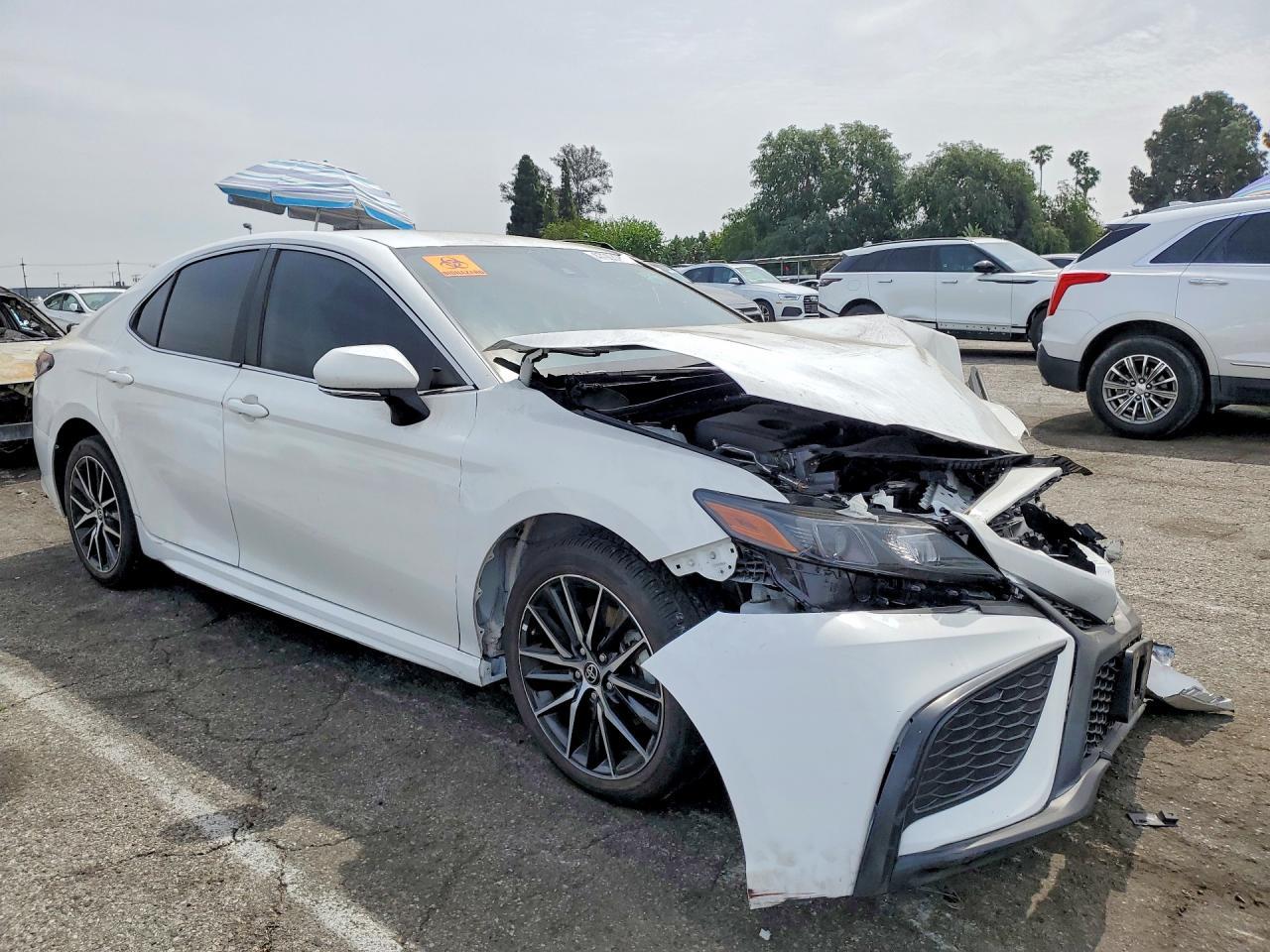 2024 Toyota Camry Se - Image 4