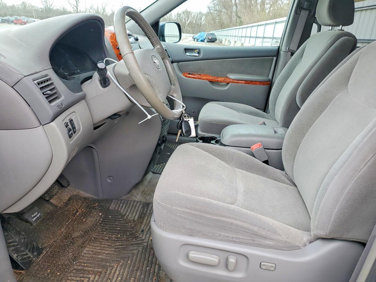 2006 Toyota Sienna Xle 7 Passenger - Фото 7