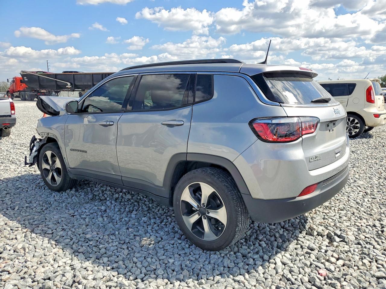 2020 Jeep Compass Latitude - Image 2