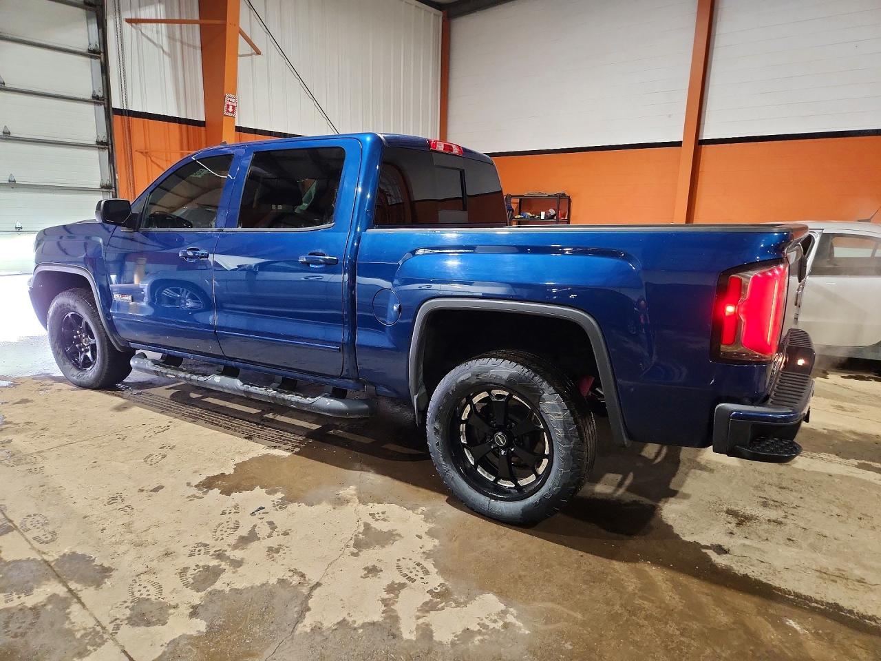 2017 GMC Sierra K1500 Slt - Image 2