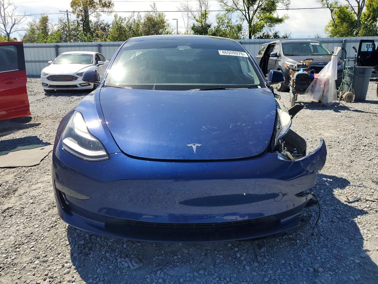 2023 Tesla Model 3 - Фото 5