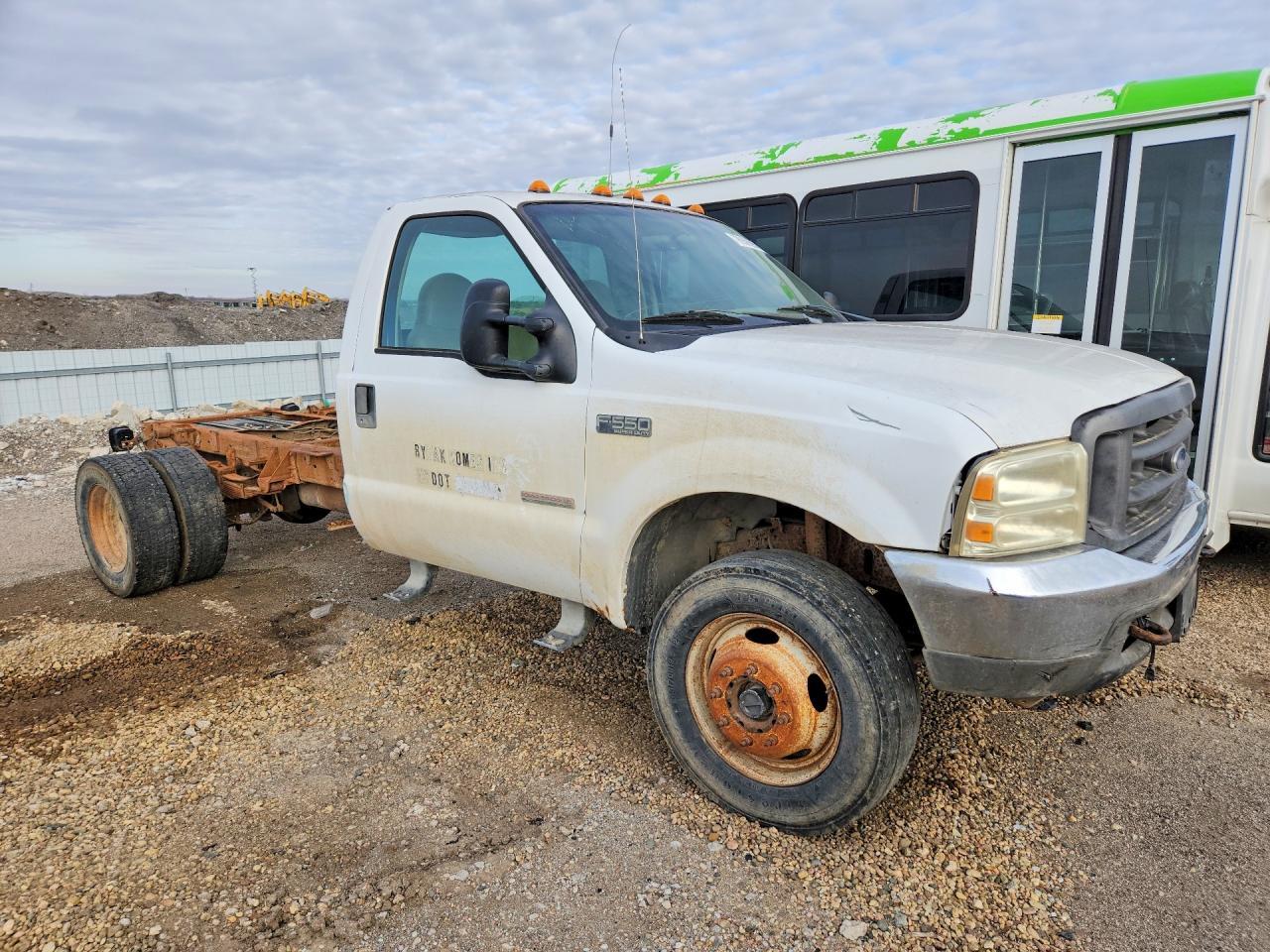 2004 Ford F550 Super Duty - Image 4